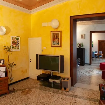 לינה וארוחת בוקר Due Papi