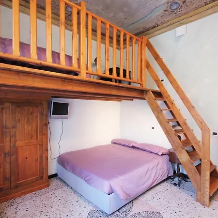 לינה וארוחת בוקר Due Papi 3*